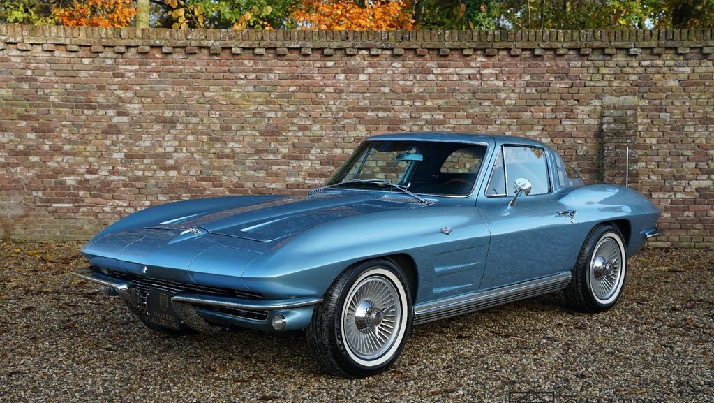 Corvette Generations/C2/C2 1964 Silver Blue Poly.jpg